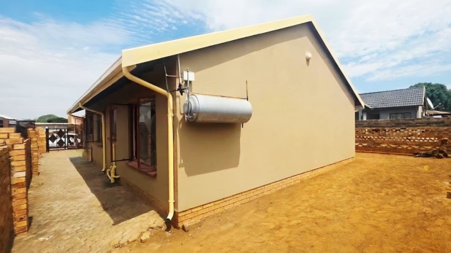 3 Bedroom Property for Sale in Tlhabane West North West